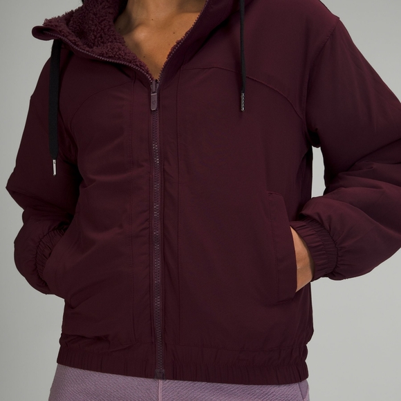 Size 10 Lululemon Shearling reversible jacket in Red Merlot - Picture 5 of 7
